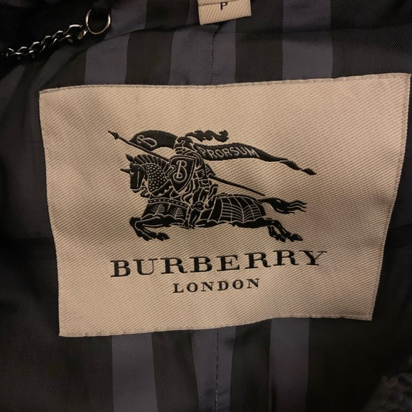 Burberry Black Belted Quilted Puffer Coat with Fur-Trim Hood - Picture 4 of 6